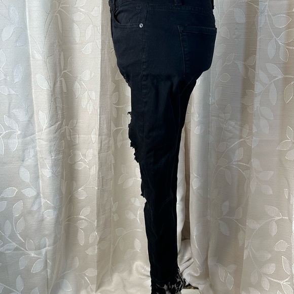 KanCan Women’s 7/27 Black Distressed Leopard Patch Boyfriend Jeans - Picture 4 of 11